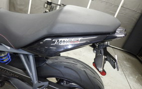 TRIUMPH STREET TRIPLE 85 2016
