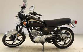 YAMAHA YB125SP 2013