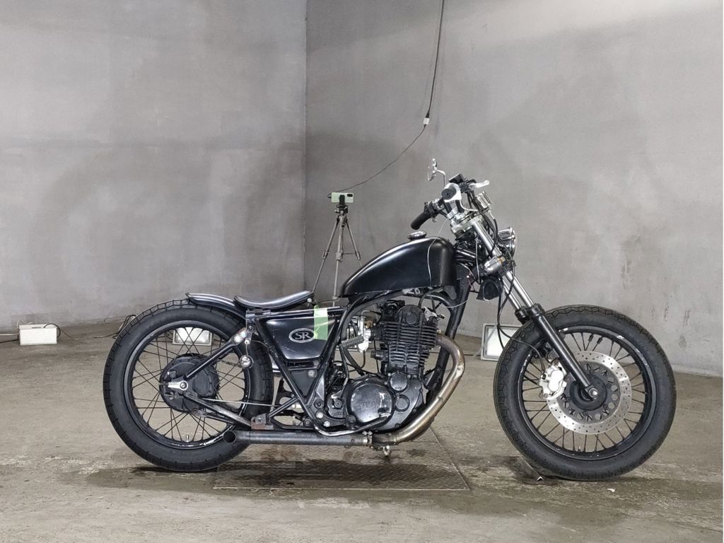 Фото Yamaha SR400 2002 с японского аукциона