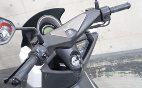 YAMAHA N-MAX SE86J