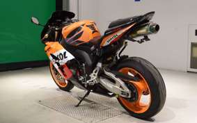 HONDA CBR1000RR 2004 SC57