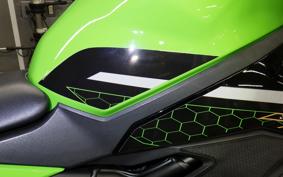 KAWASAKI ZX-25R ZX250E