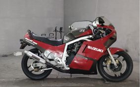 SUZUKI GSX-R750 GR75A
