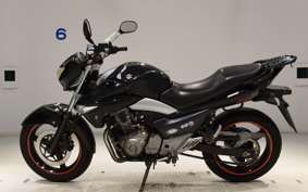 SUZUKI GSR250