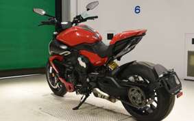 DUCATI DIAVEL V4 2023