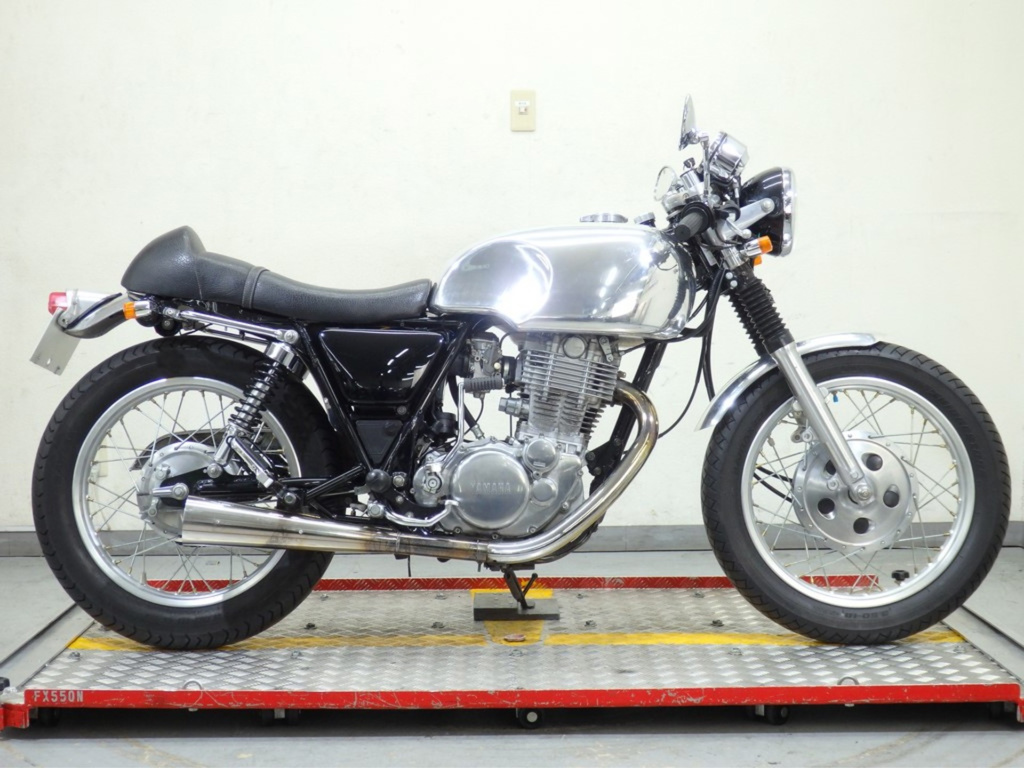 Фото Yamaha SR400 1999 с японского аукциона