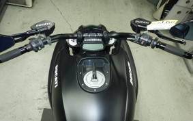 DUCATI DIAVEL 2014
