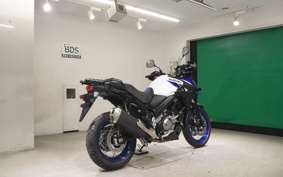 SUZUKI Vｽﾄﾛｰﾑ650XTA 2026 C733M