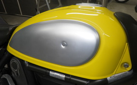 DUCATI SCRAMBLER ICON 2015