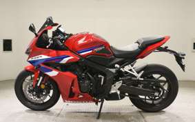HONDA CBR650R E-Clutch 2025 RH17