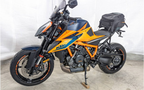 KTM 1290SUPER DUKE 2021 V3940