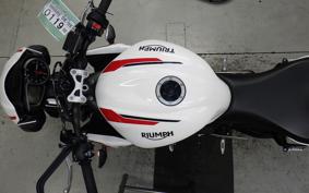 TRIUMPH STREET TRIPLE S 2021
