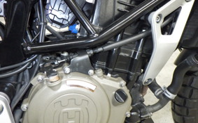 HUSQVARNA SVARTPILEN 401 2021