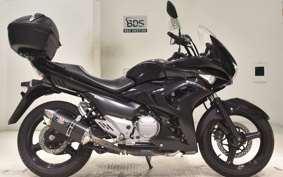 SUZUKI GSR250F 2015