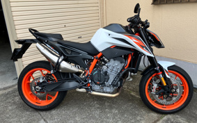 KTM 890 DUKE R 2023 TU940
