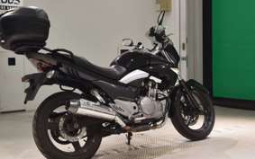 SUZUKI GSR250 2005