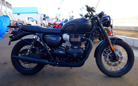 TRIUMPH BONNEVILLE T100 BLACK 2018 DAD70G