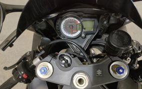 SUZUKI GSX-R750 01043