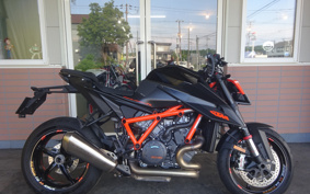 KTM 1290 SUPER DUKE R 2022 V3940