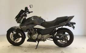 SUZUKI GSR250