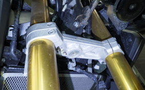 SUZUKI Vｽﾄﾛｰﾑ1000A 2015 VU51A