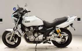 YAMAHA XJR1300 2015