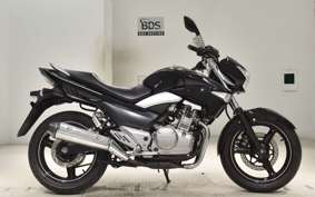 SUZUKI GSR250