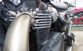 TRIUMPH BONNEVILLE BOBBER 2022