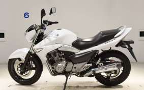 SUZUKI GSR250 2014