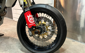 HUSQVARNA SM250R
