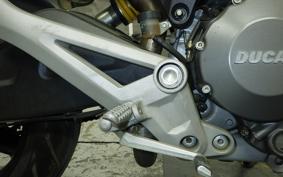 DUCATI MONSTER 696 + 2010