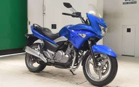 SUZUKI GSR250S