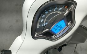 VESPA PRIMA BEIGE RA125 ..