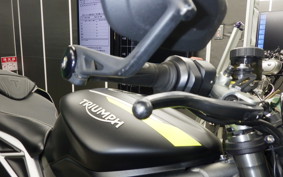 TRIUMPH STREET TRIPLE RS 2020