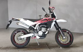 HUSQVARNA SM250R ..