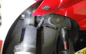 YAMAHA YZF-R6 1999 RJ031