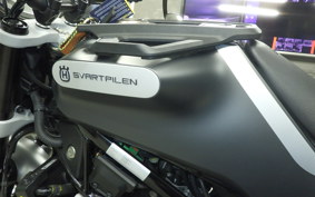 HUSQVARNA SVARTPILEN 250 2020