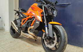 KTM 1390 SUPER DUKE R EVO V3940