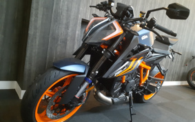 KTM 1290S-DUKE-R V3940