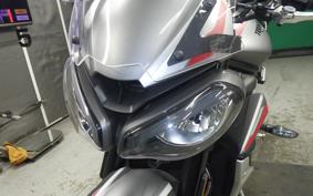 TRIUMPH STREET TRIPLE R 2021