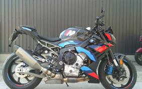 BMW M1000R 2025 0P51