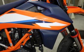 KTM 690 SMC R 2025