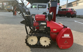 HONDA  SNOW BLOWER  MACHINE 