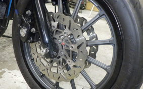 HARLEY XL883R 2005