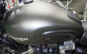 TRIUMPH STREET TWIN 2021