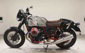 MOTO GUZZI V7 RACER 2 2015