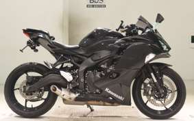 KAWASAKI ZX-25R ZX250E