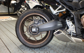 HONDA CB650R E-Clutch 2025 RH17