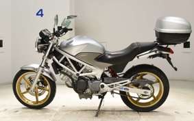 HONDA VTR 250 Gen. 2 MC33