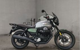 MOTO GUZZI V7 STONE 2022 ..